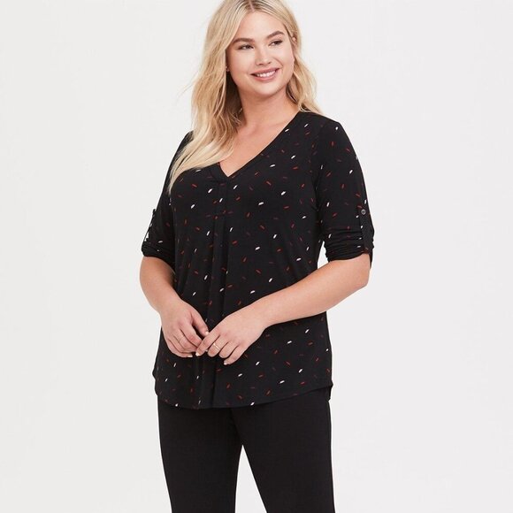 Torrid Plus Size 5X Feathers Studio Knit V-Neck Short Sleeve Top - Picture 2 of 14